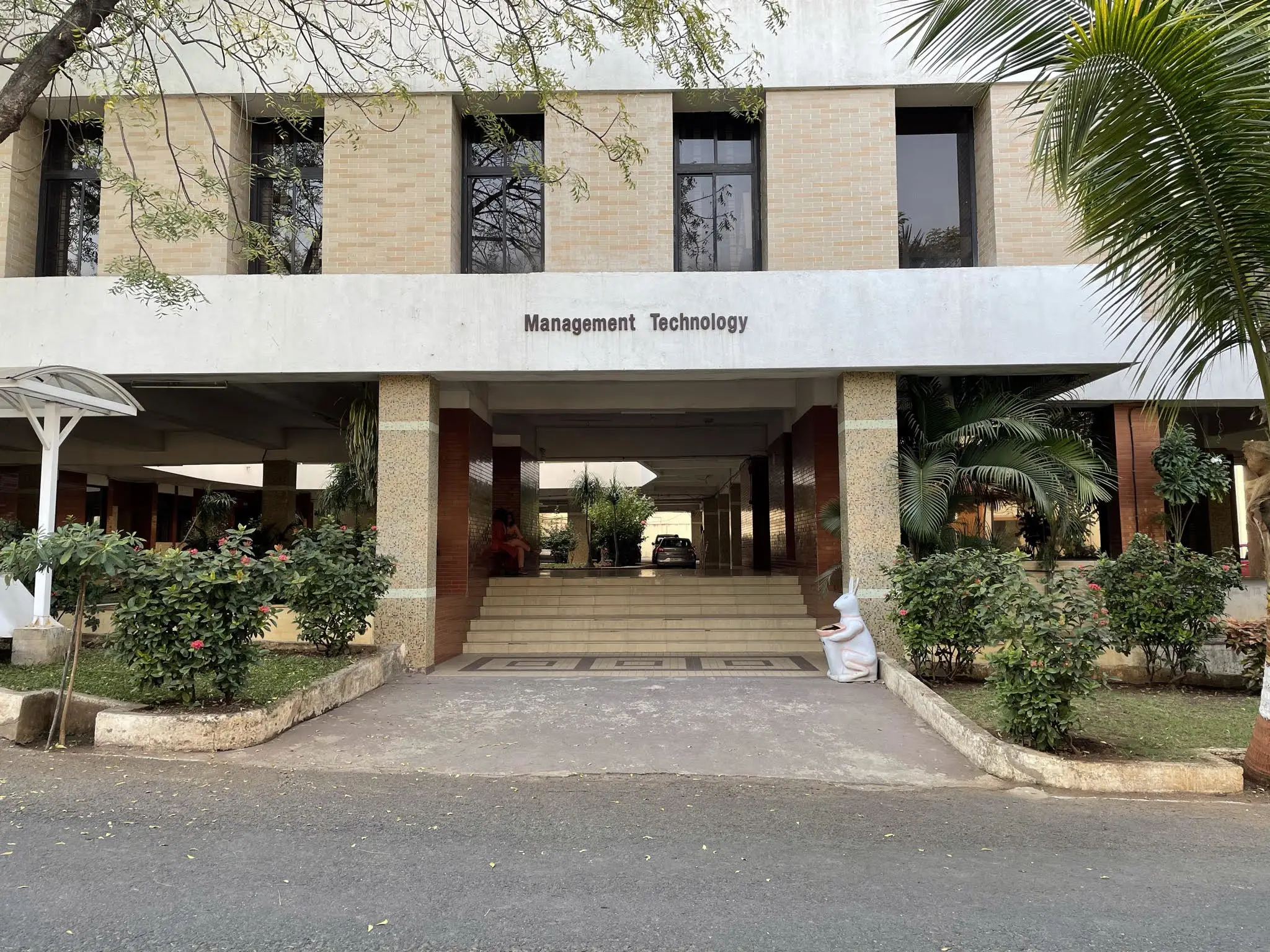 ramdeobaba university image