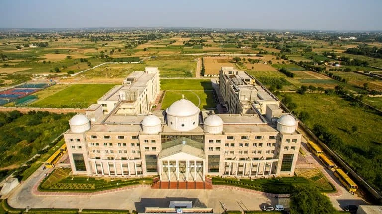 KR Mangalam University campus
