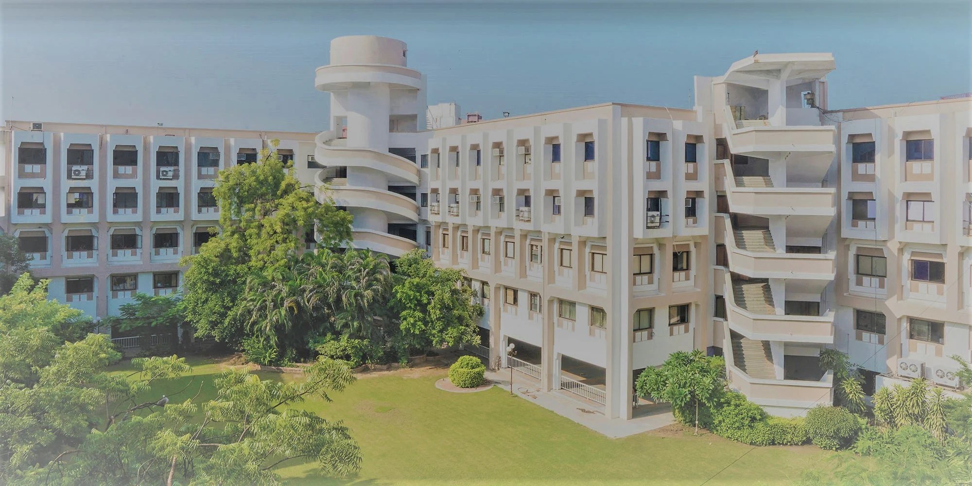 GLS University photo 3