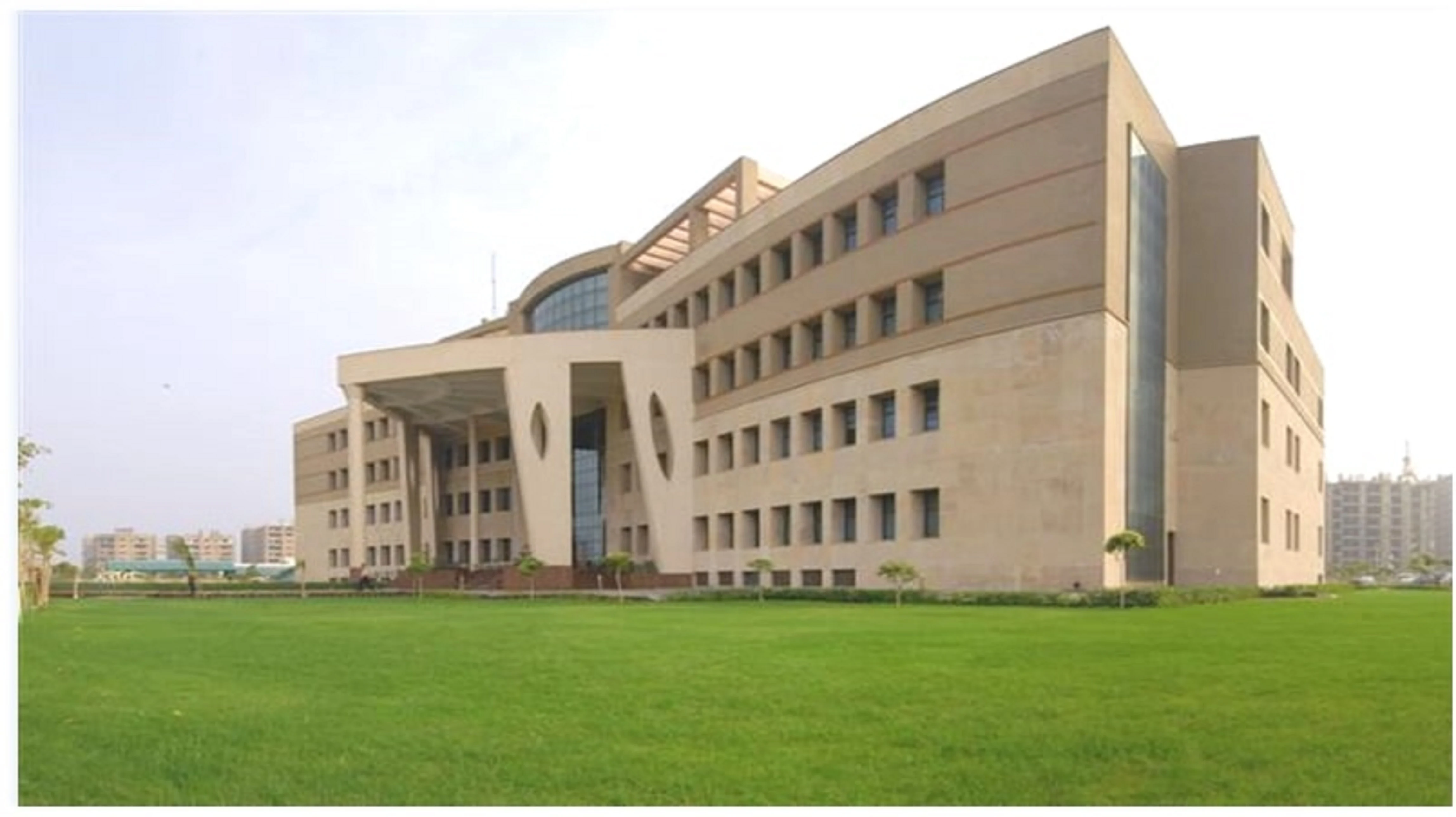 Indian Institute of Management Lucknow (Noida Campus) campus