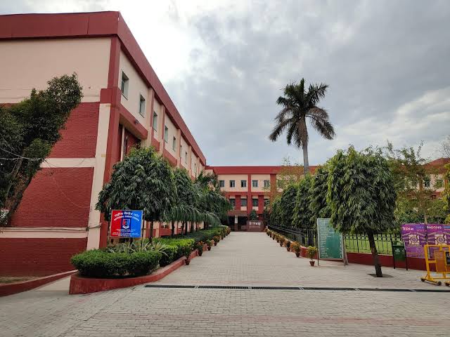 Atma Ram Sanatan Dharma College