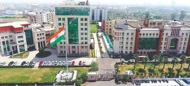 GL Bajaj Institute of Technology & Management campus