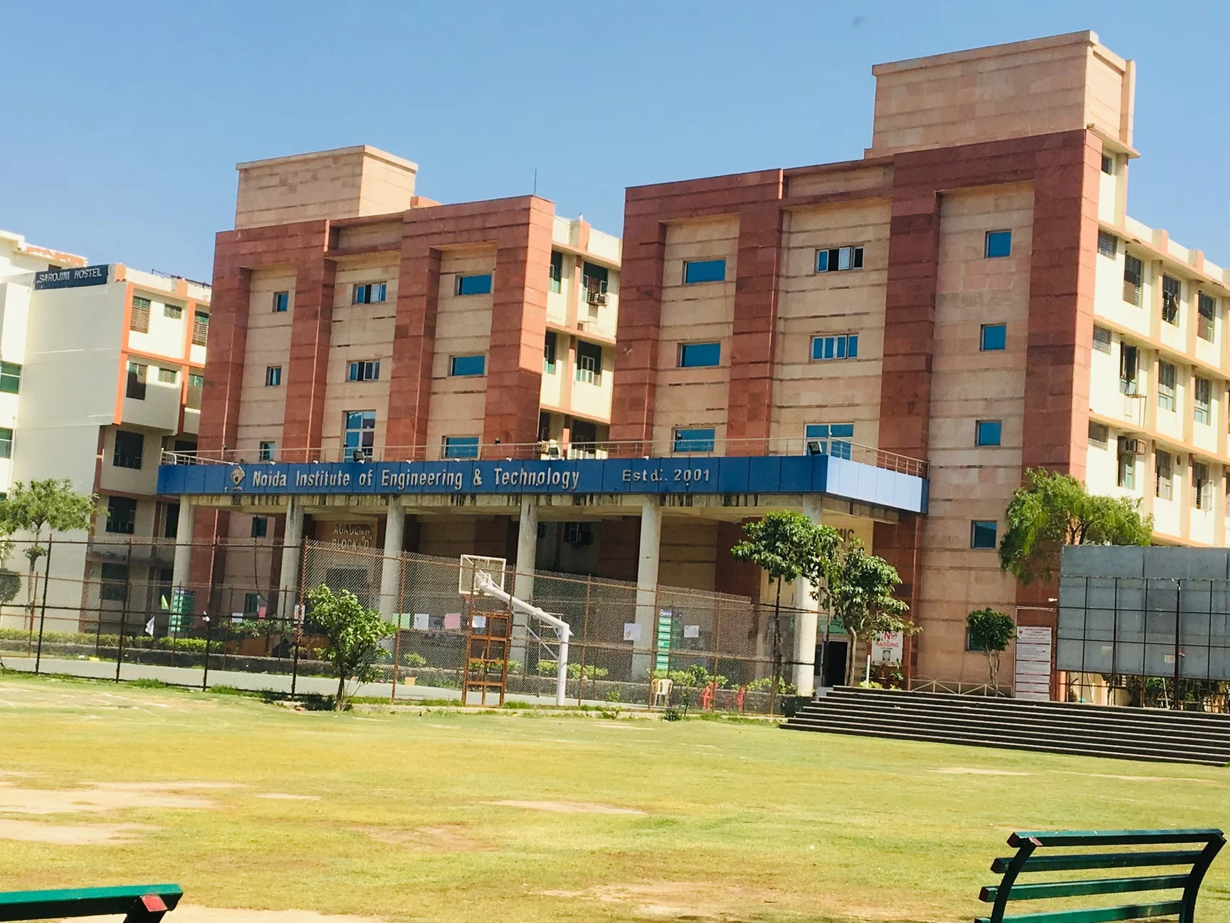 Noida Institute of Engineering & Technology campus