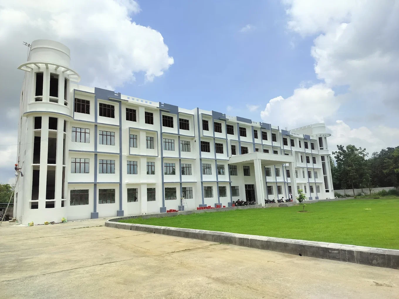 D R College of Pharmacy image