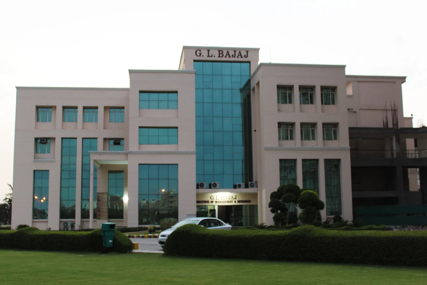 GL Bajaj Institute of Management and Research campus