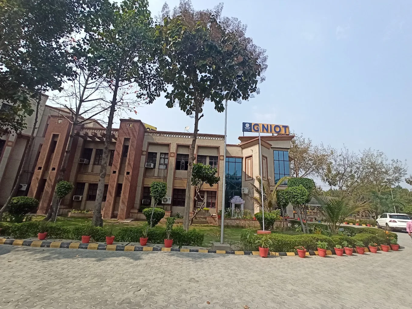 GNIOT Group of Institutions campus