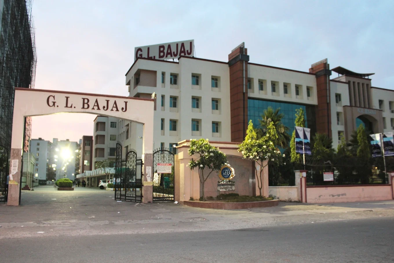 GL Bajaj Institute of Management and Research campus