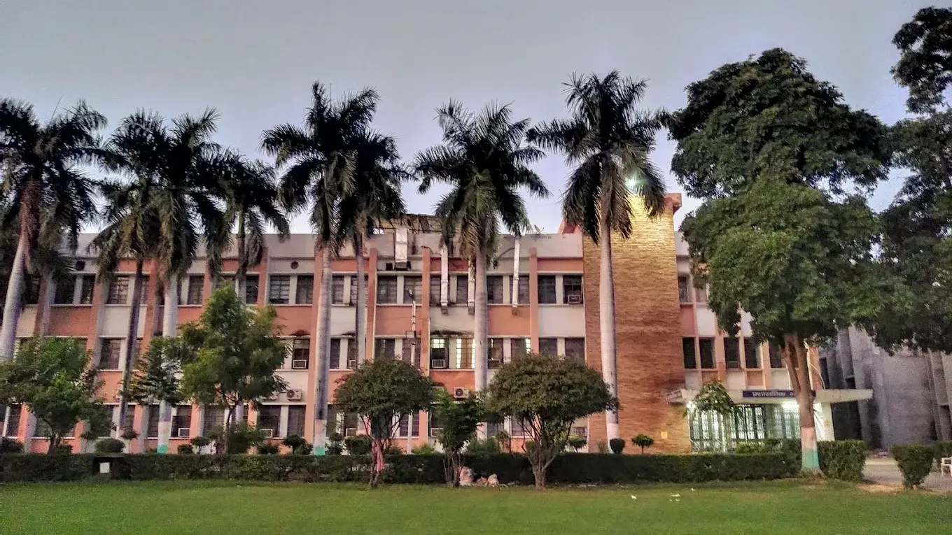 Lala Lajpat Rai Memorial Medical College (LLRM) image